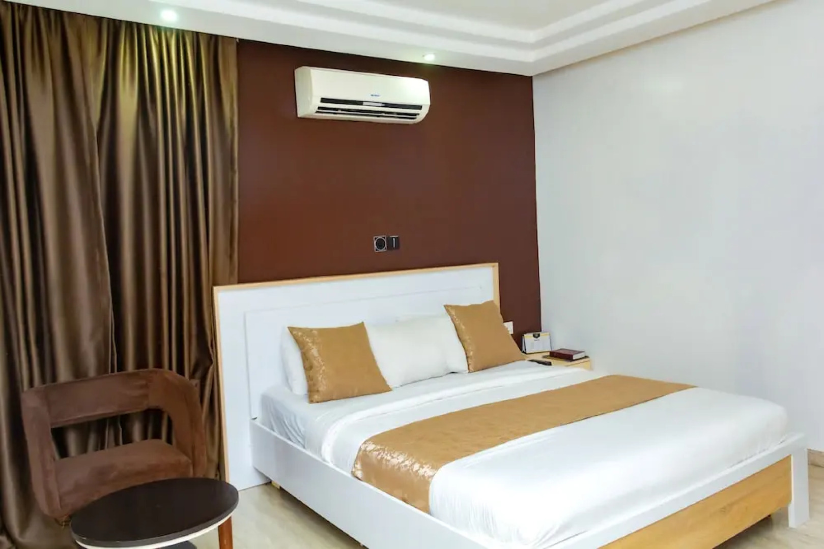 The Point Hotel and Suites