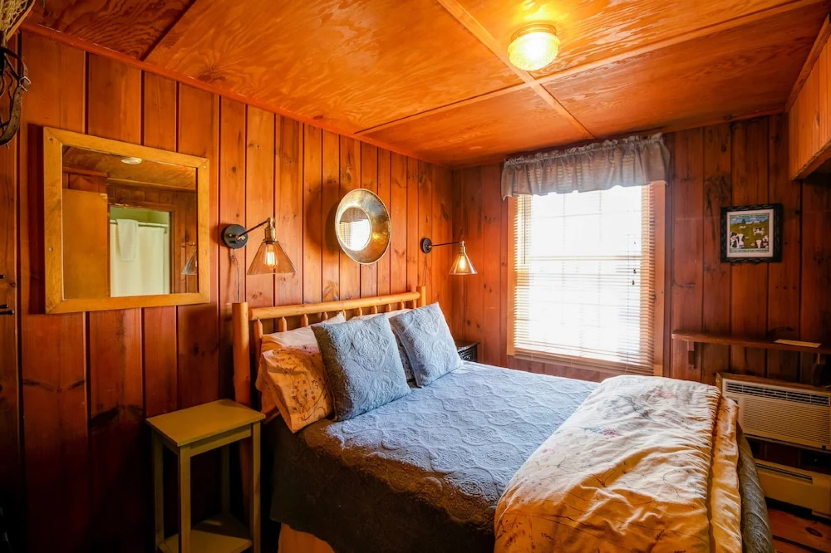 Timberholm Inn