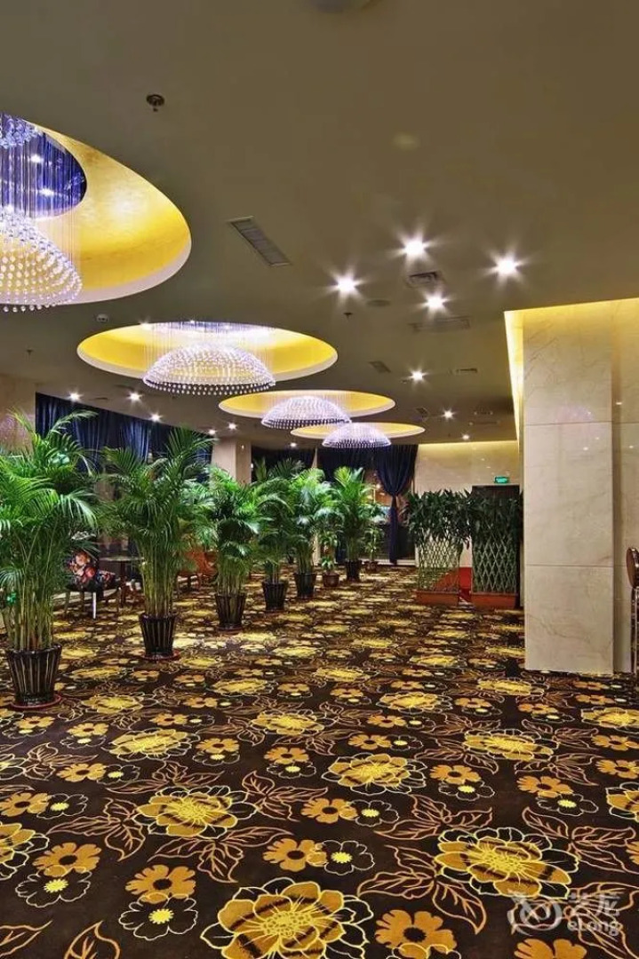 Dandong Jiangbin International Hotel (Yalu River Broken Bridge Scenic Spot Railway Station Branch)