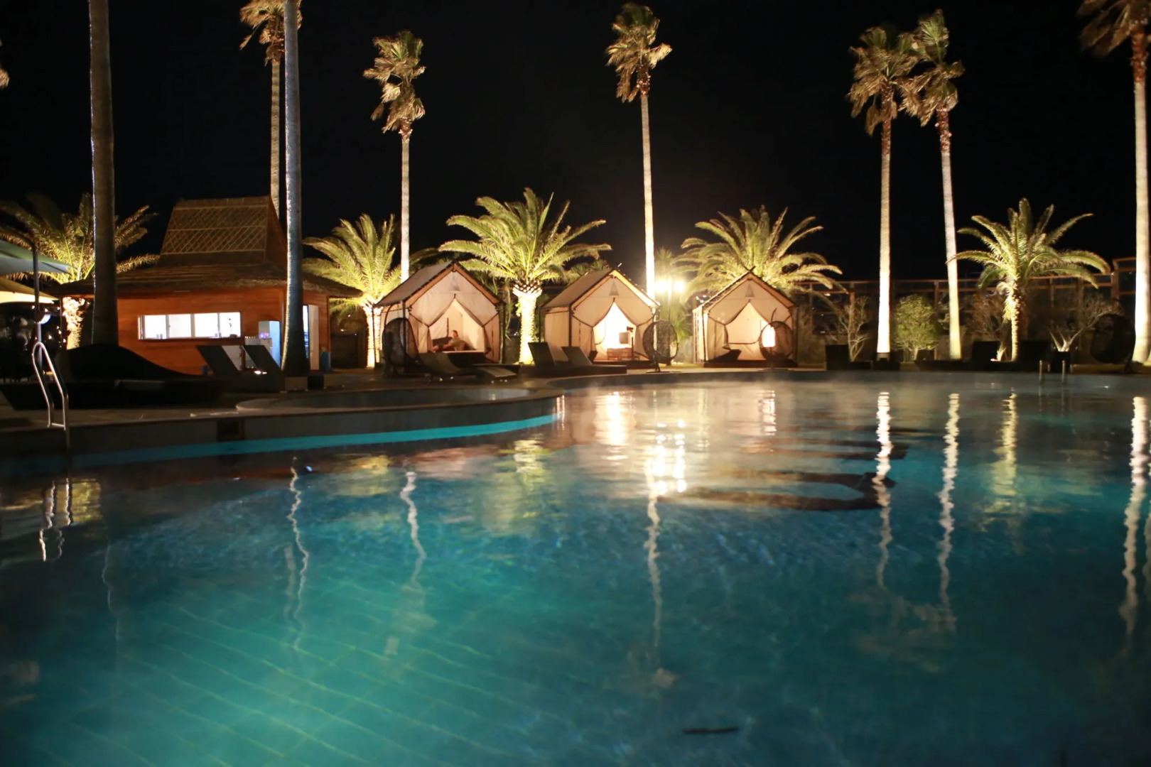 Luston Villa & Hotel