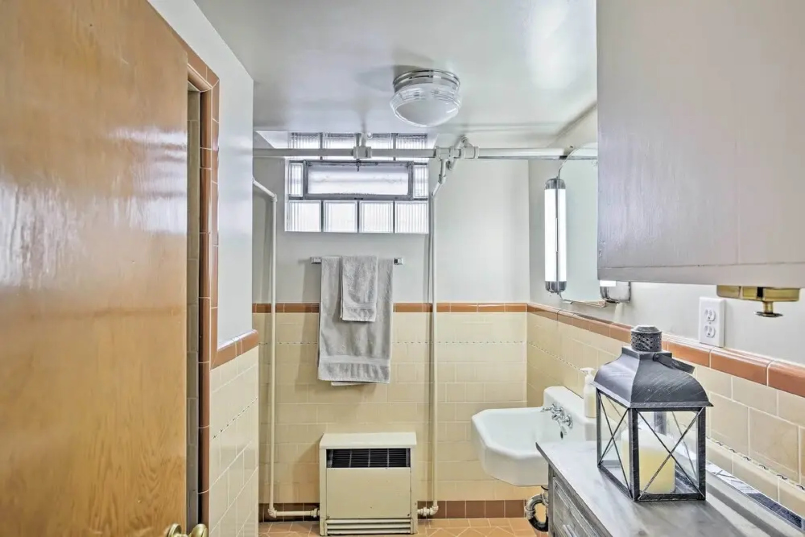 Ashton Escape w/ Yard: 56 Mi to West Yellowstone!