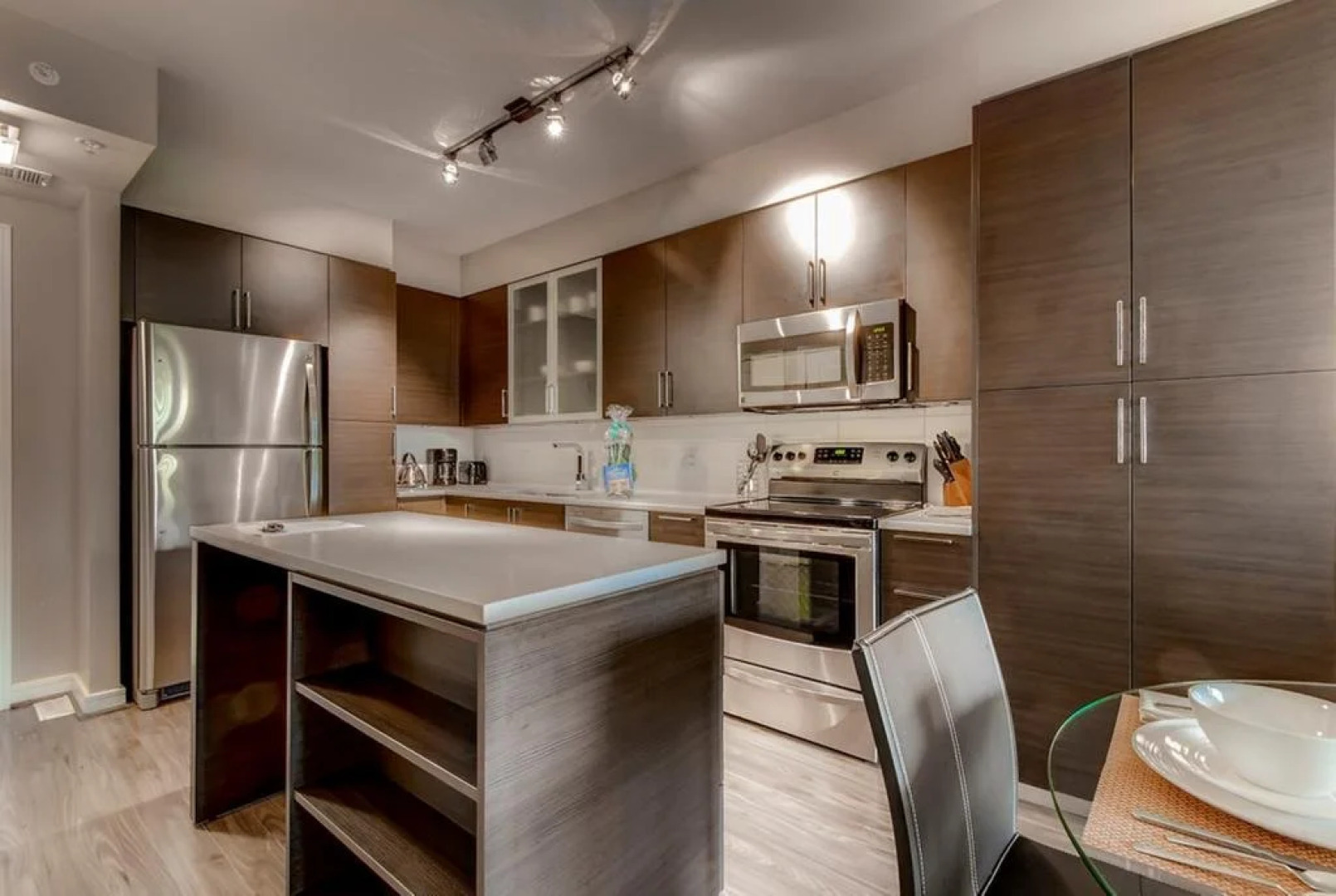 Global Luxury Suites at Metropolitan North