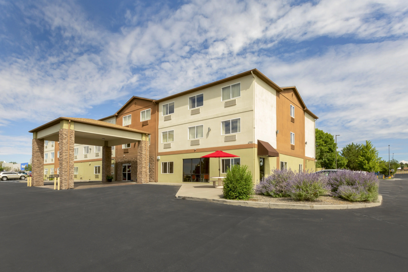 Best Western Plus The Four Corners Inn