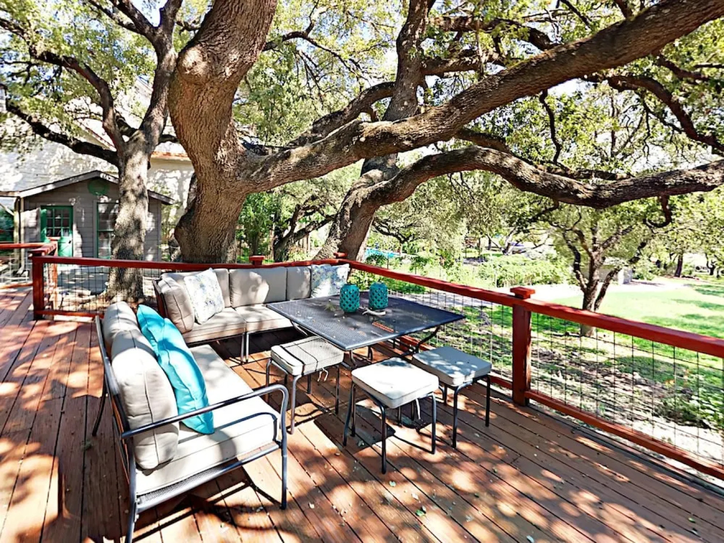 6107 Hudson Bend Rd Home