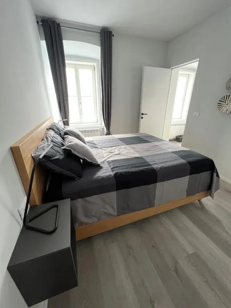 Central Corner House