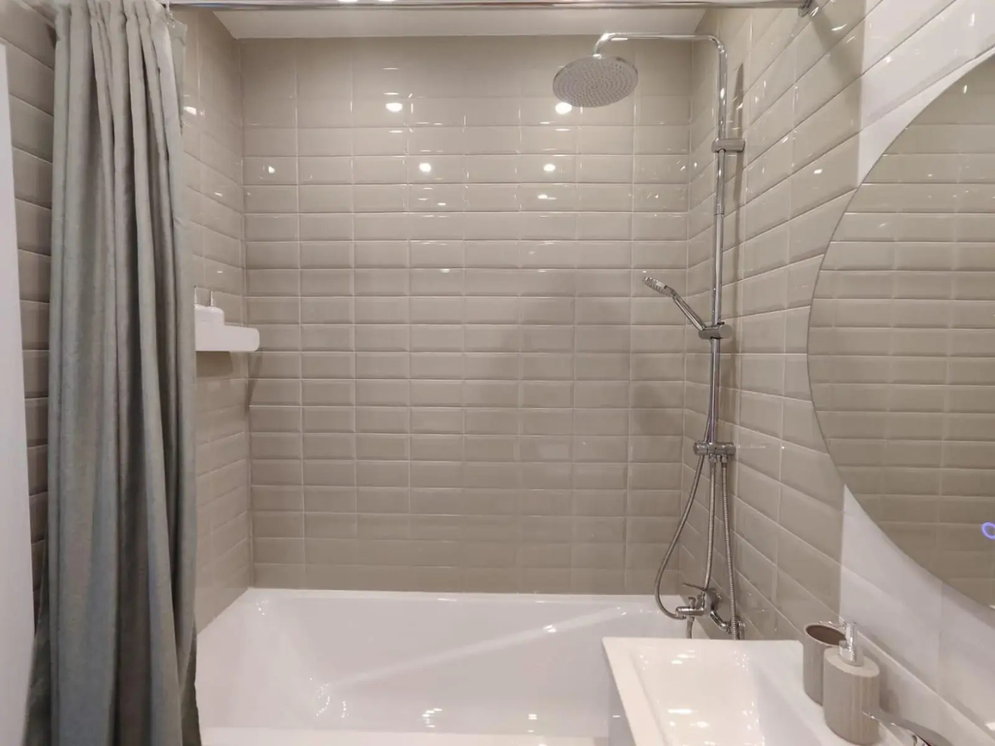 Deluxe Berzarina на улице Берзарина