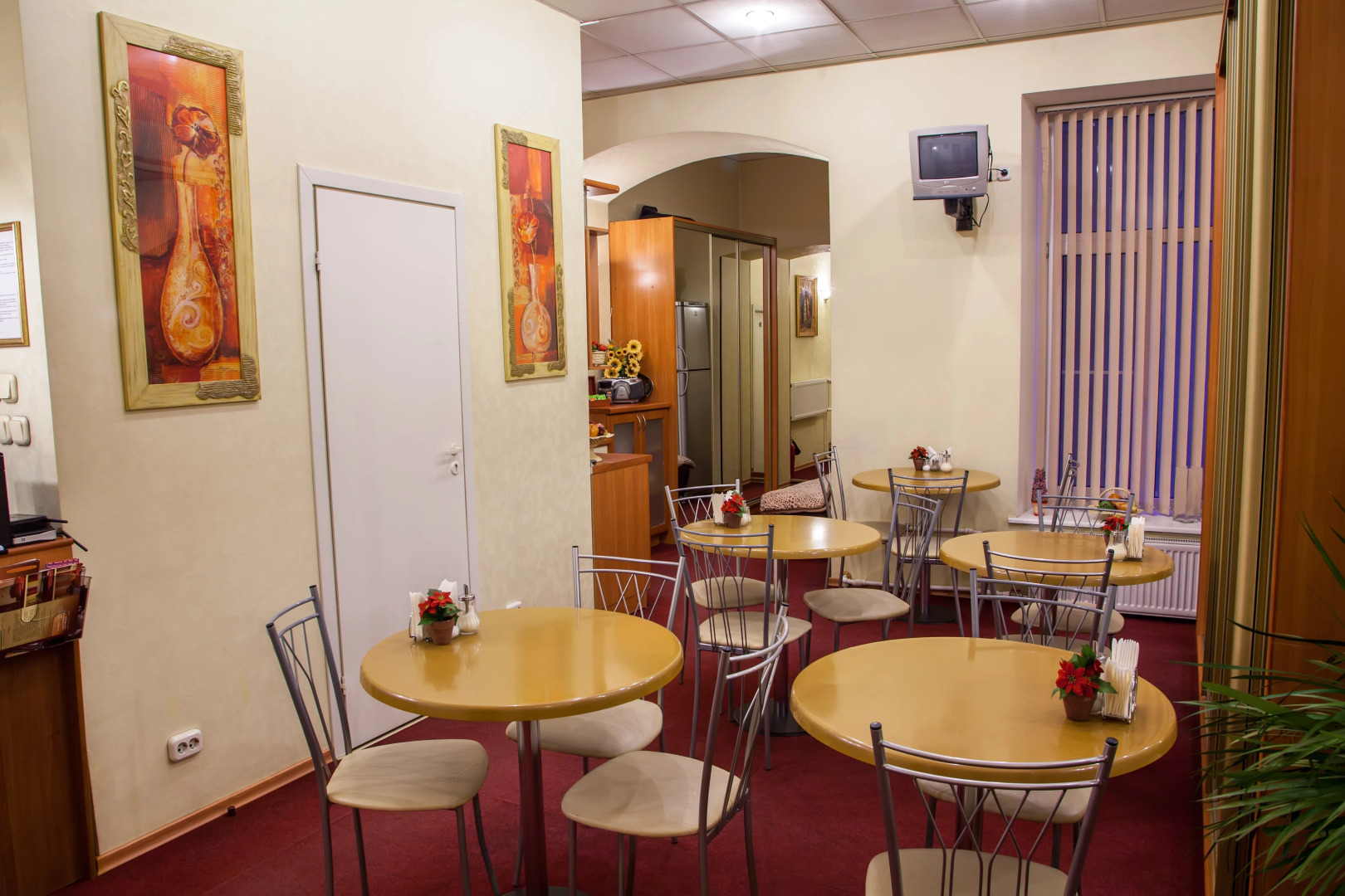 Альтбург на Литейном