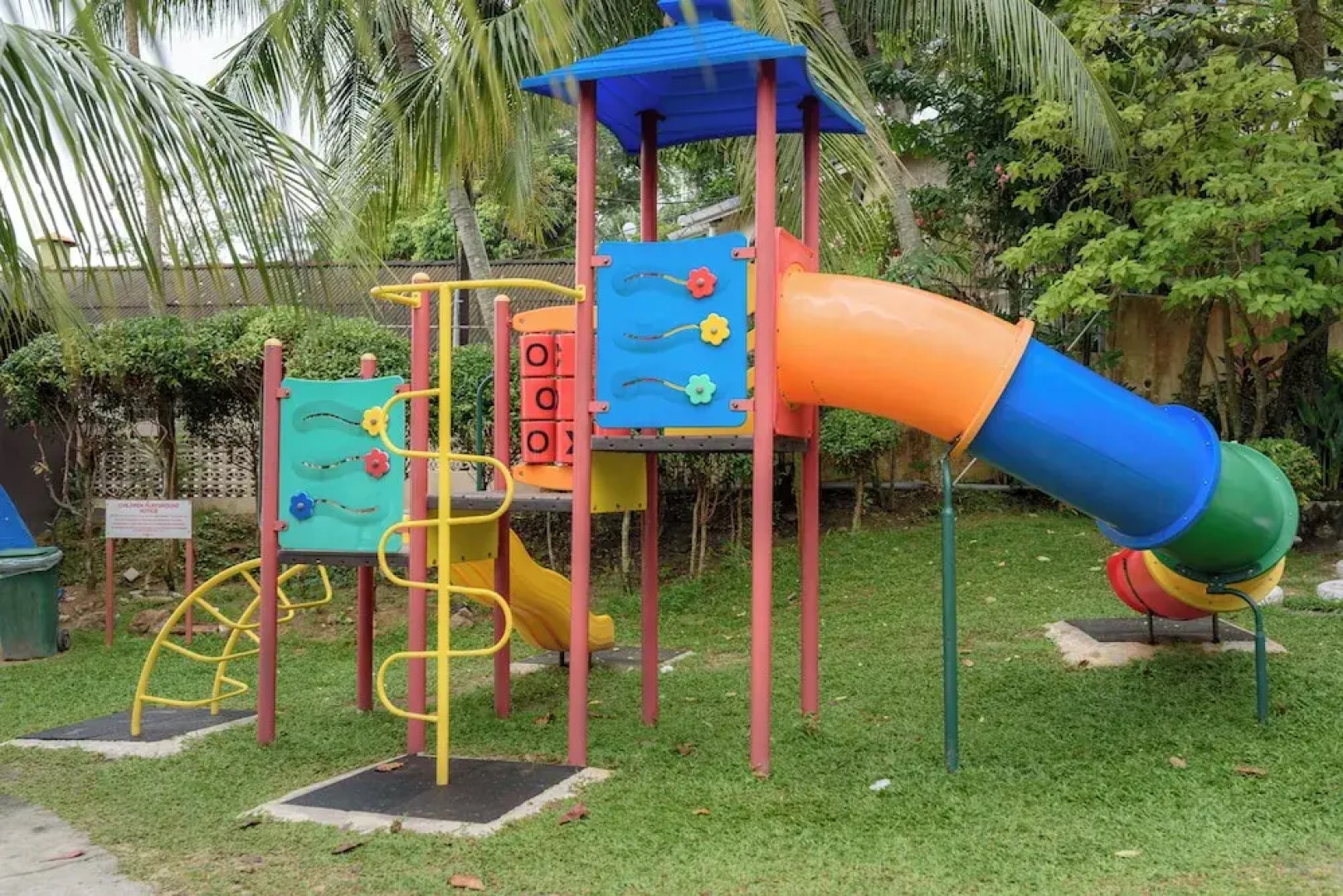 Rainbow Paradise Beach Resort by LWE