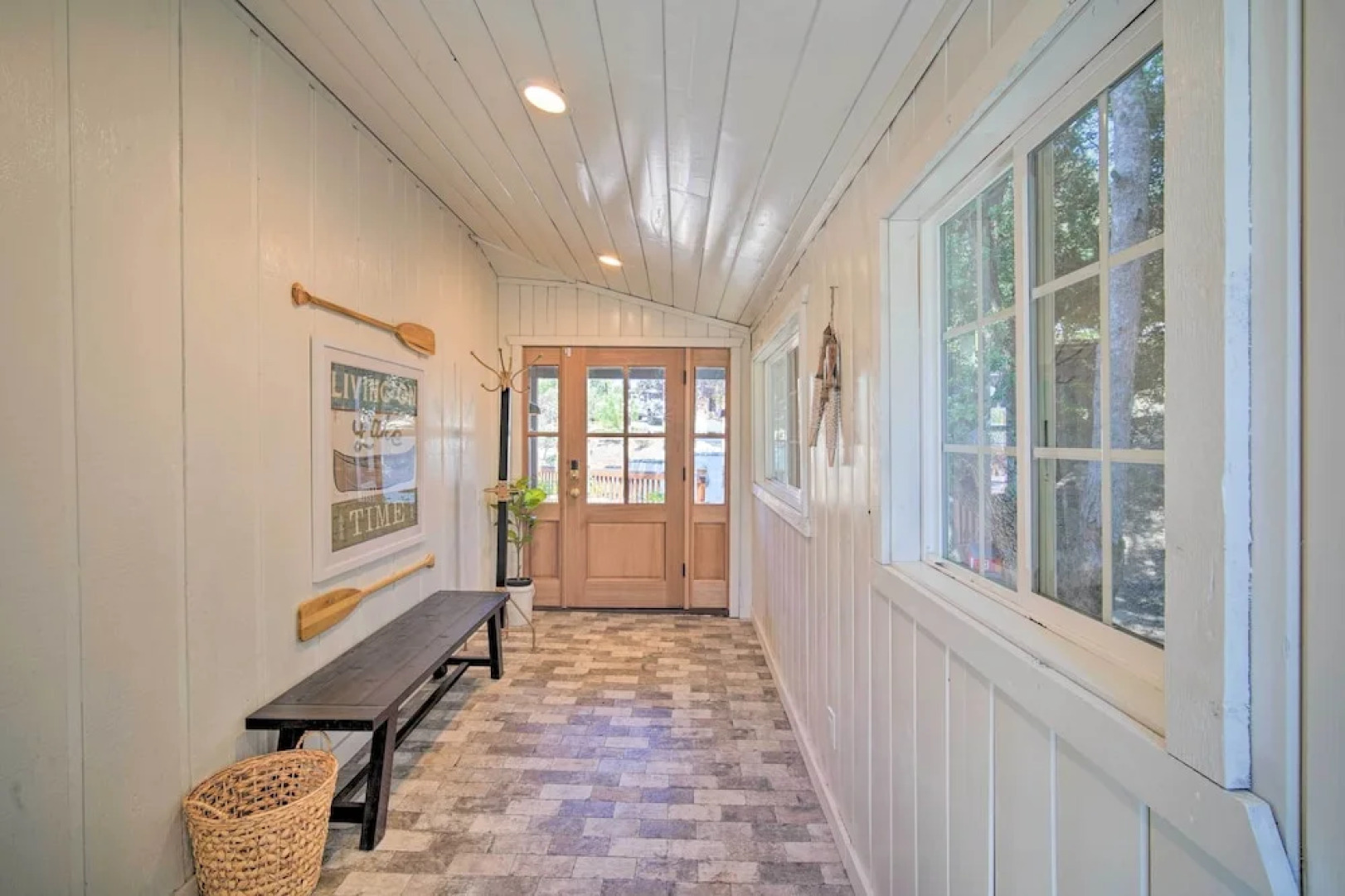 Stunning Lake Arrowhead Home: Decks & Hot Tub