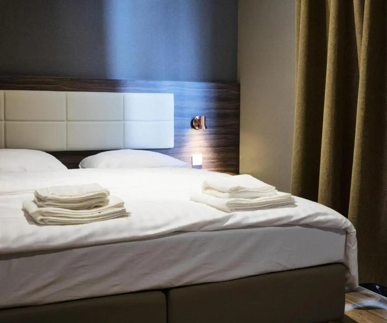 Amsterdam Lake Hotel