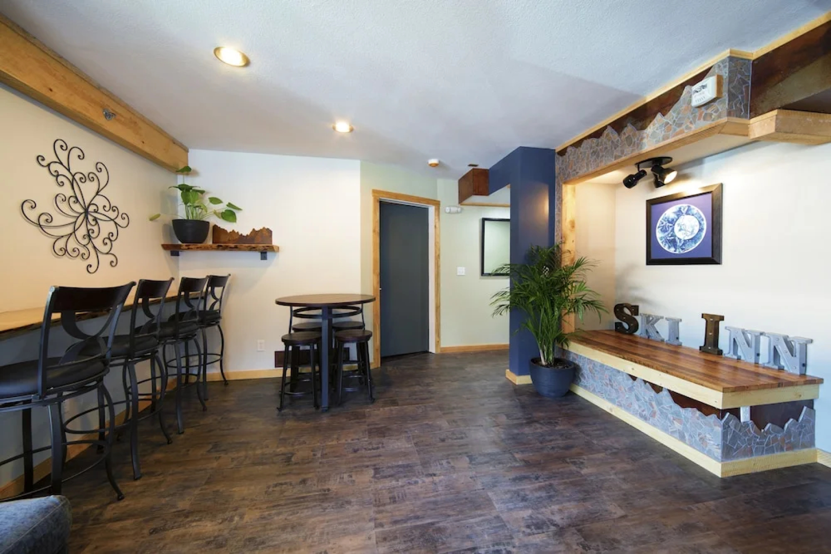 Ski Inn