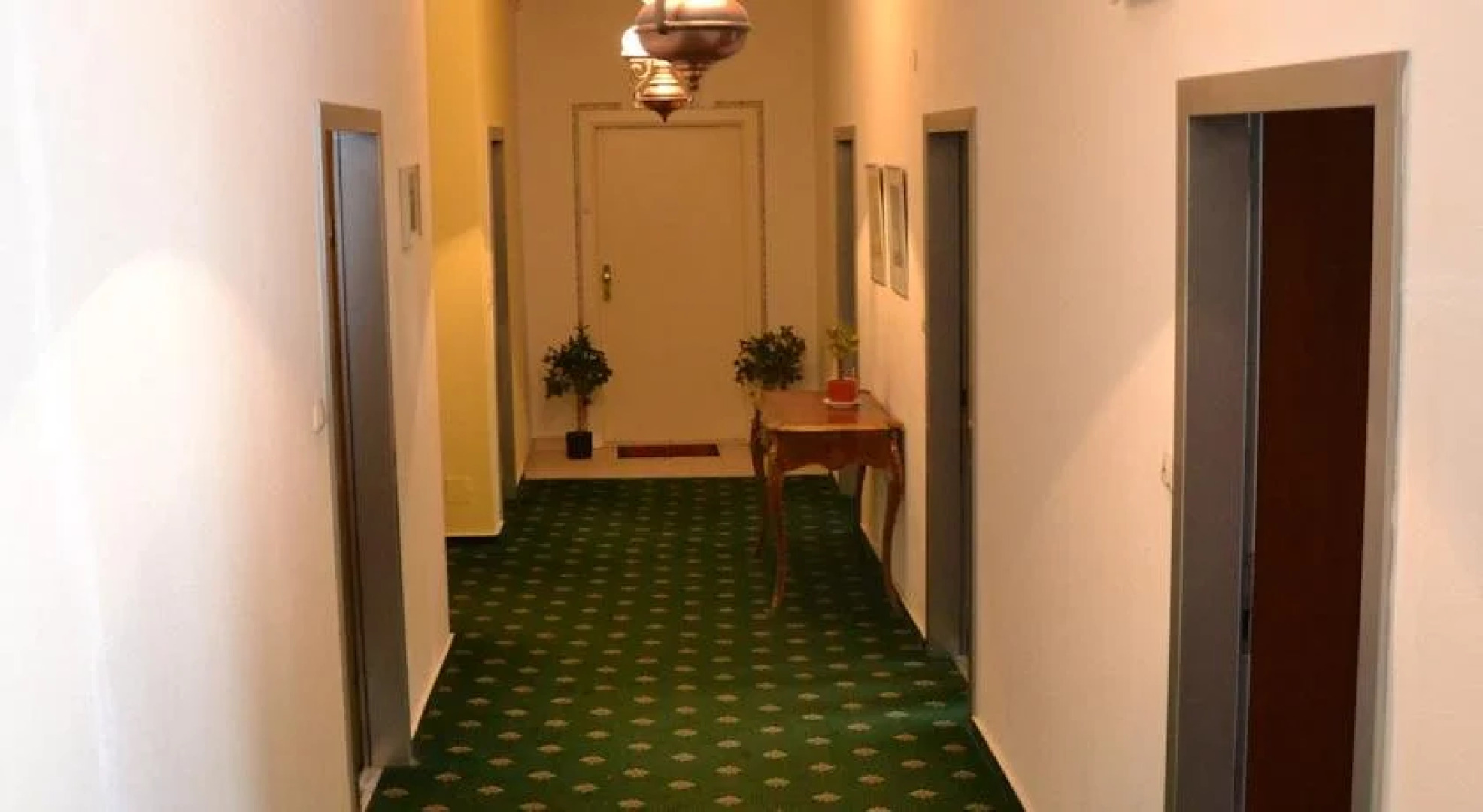 Austria Traveller Hotel