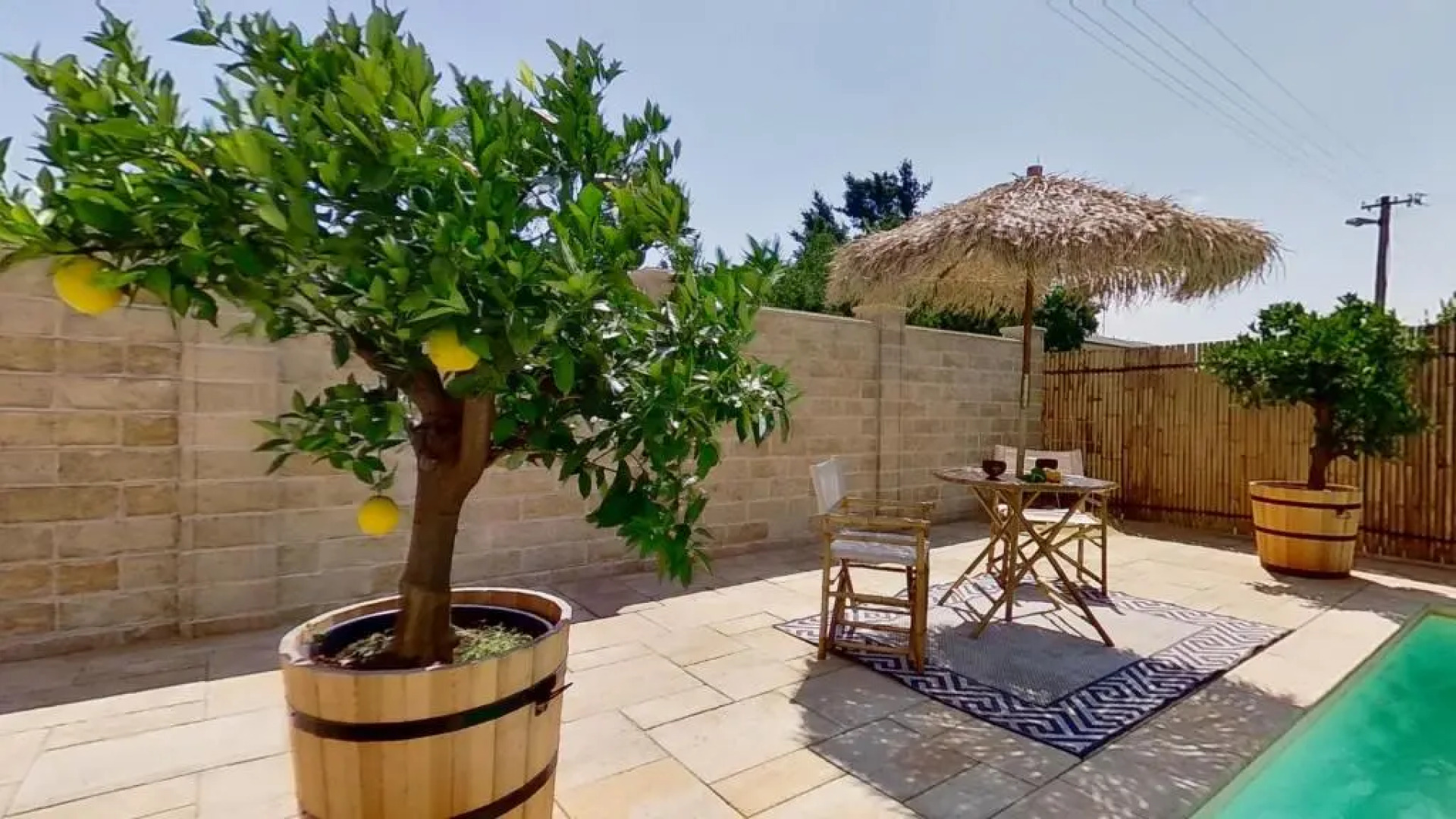 Ron De Mar #1 modern room