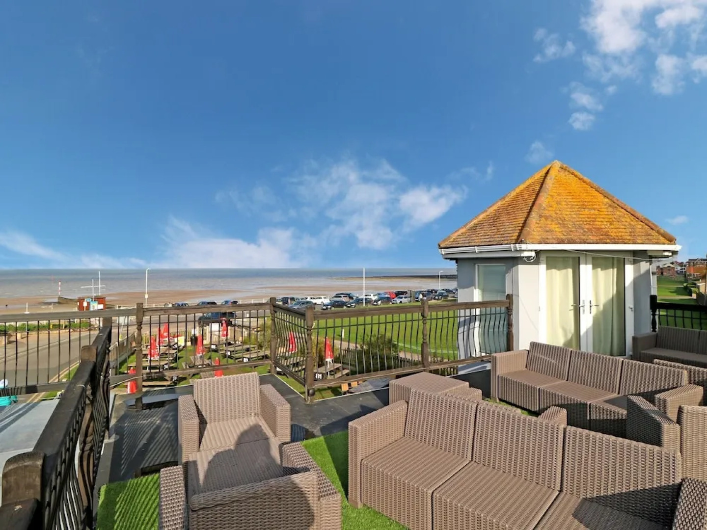 The Waves Bar Cafe B and B Hotel