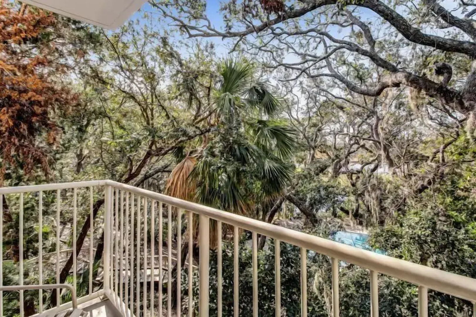 2072 Beachwood Villa