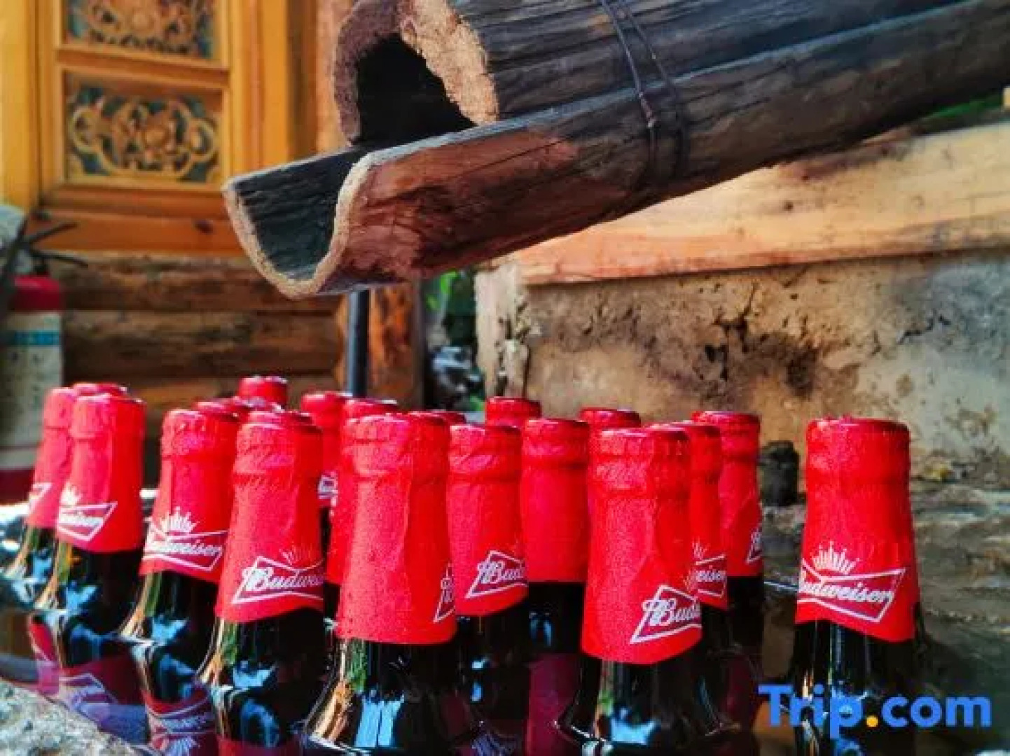 Qiuniang House Lugu Lake