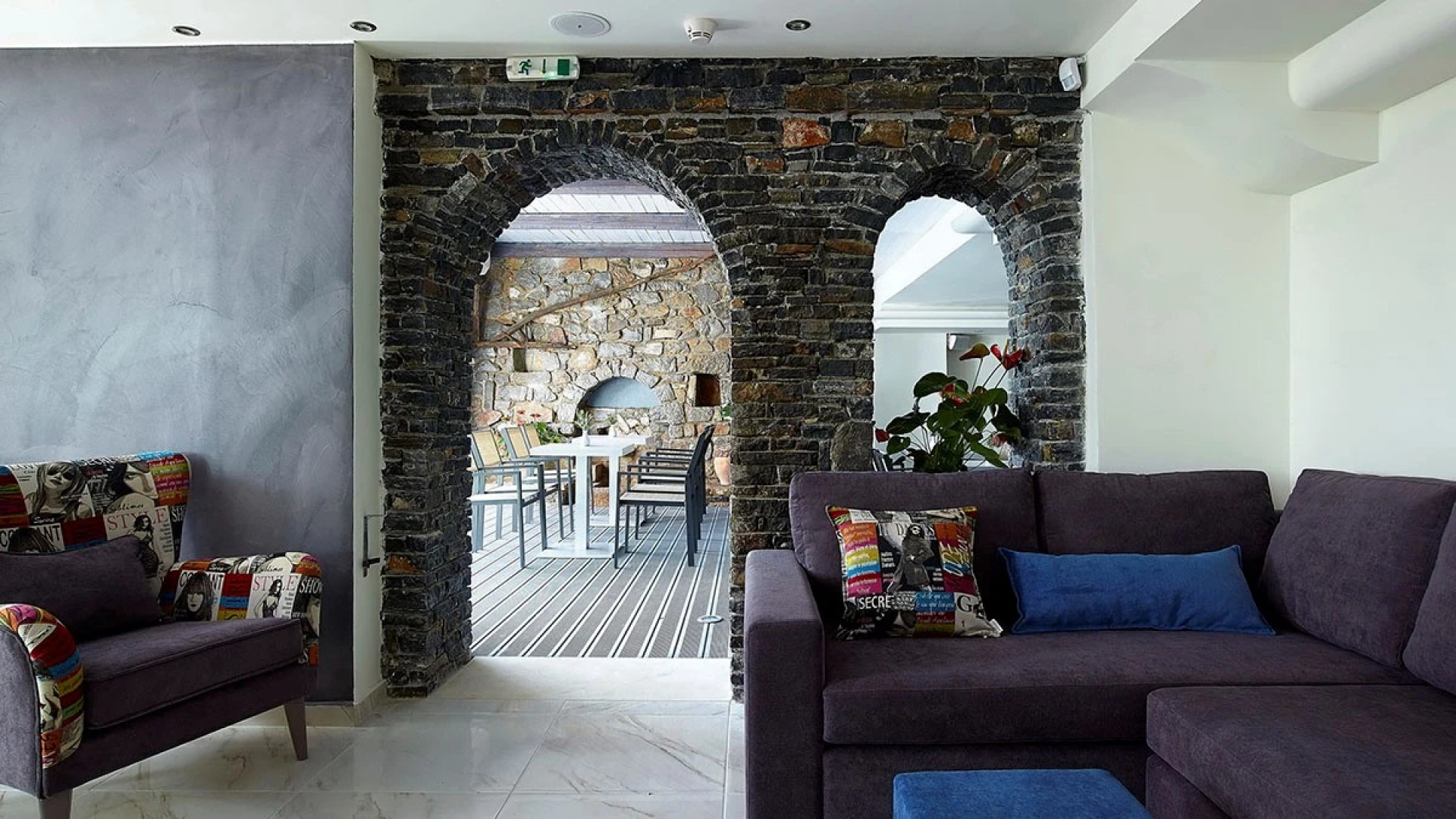 Отель Mistral Bay