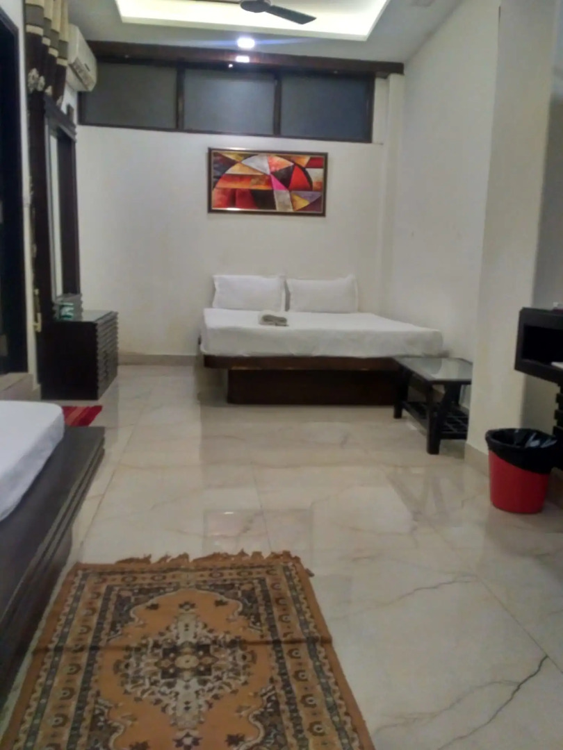 Hotel Tashkent Palace