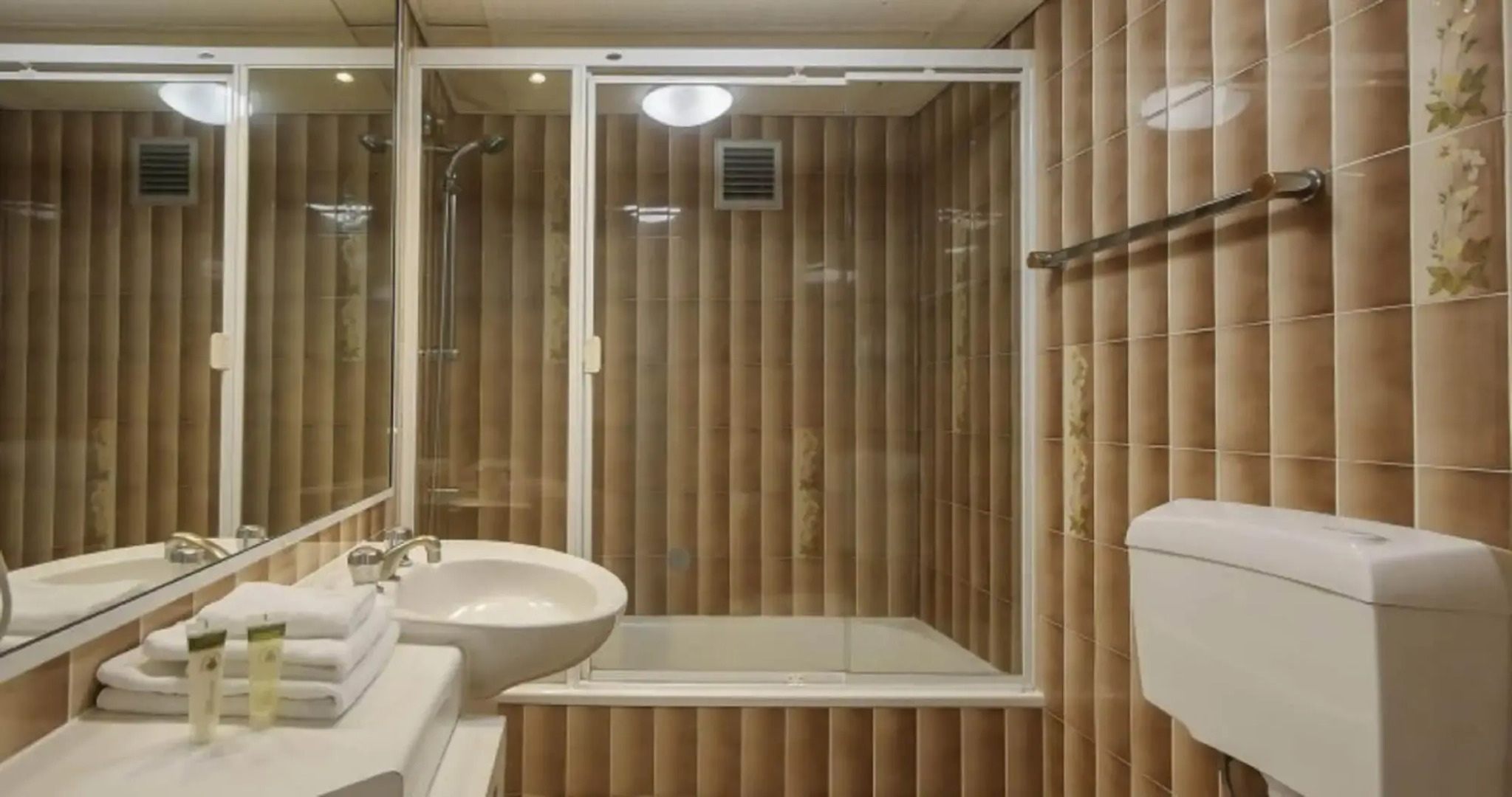 The Summit Apartments