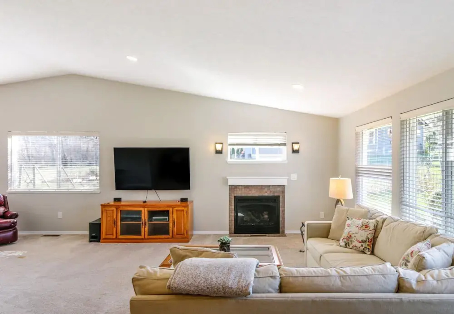 Quail On Sunset 4 Bedroom Home by RedAwning