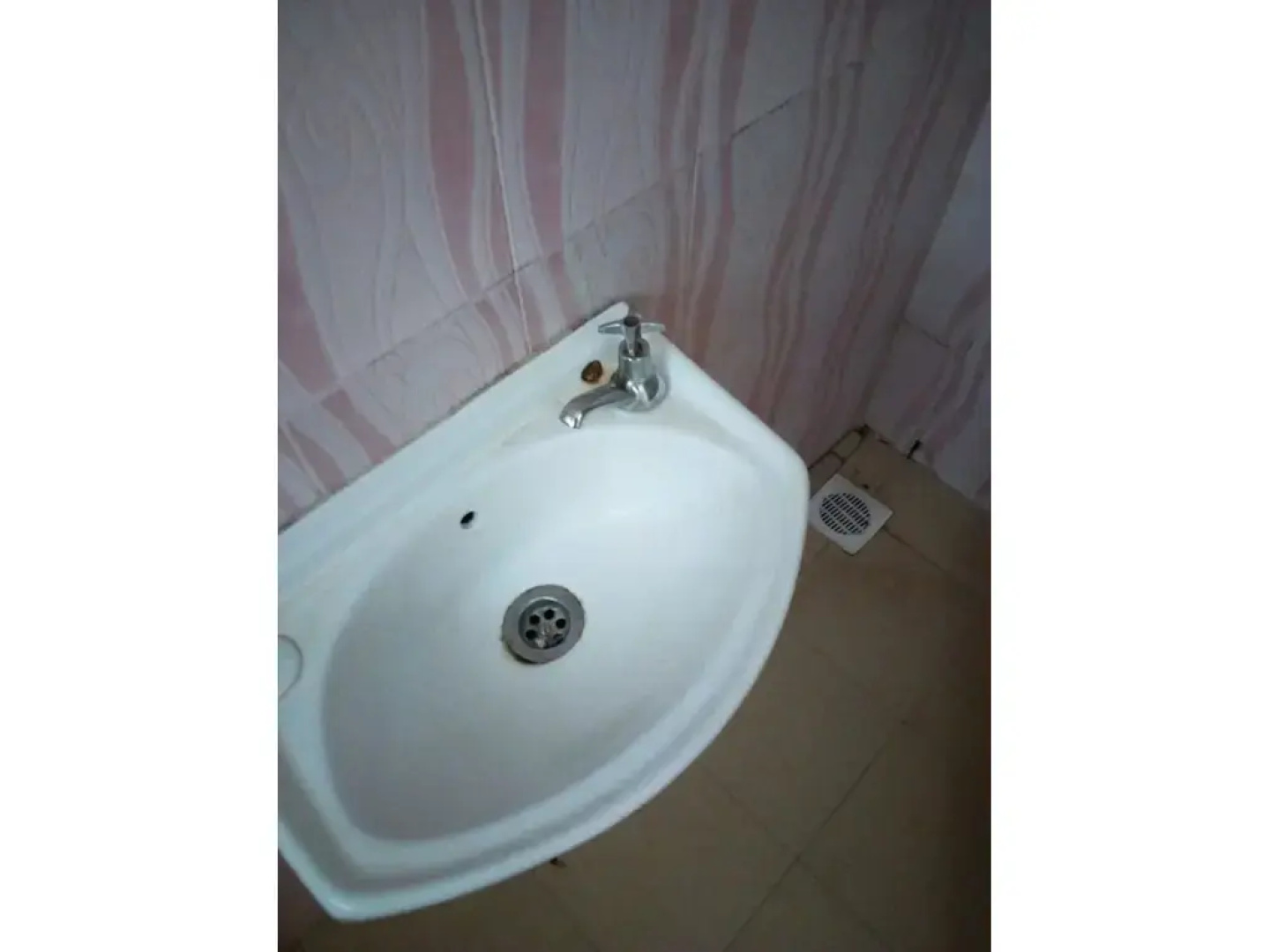 Kwiremia Hotel