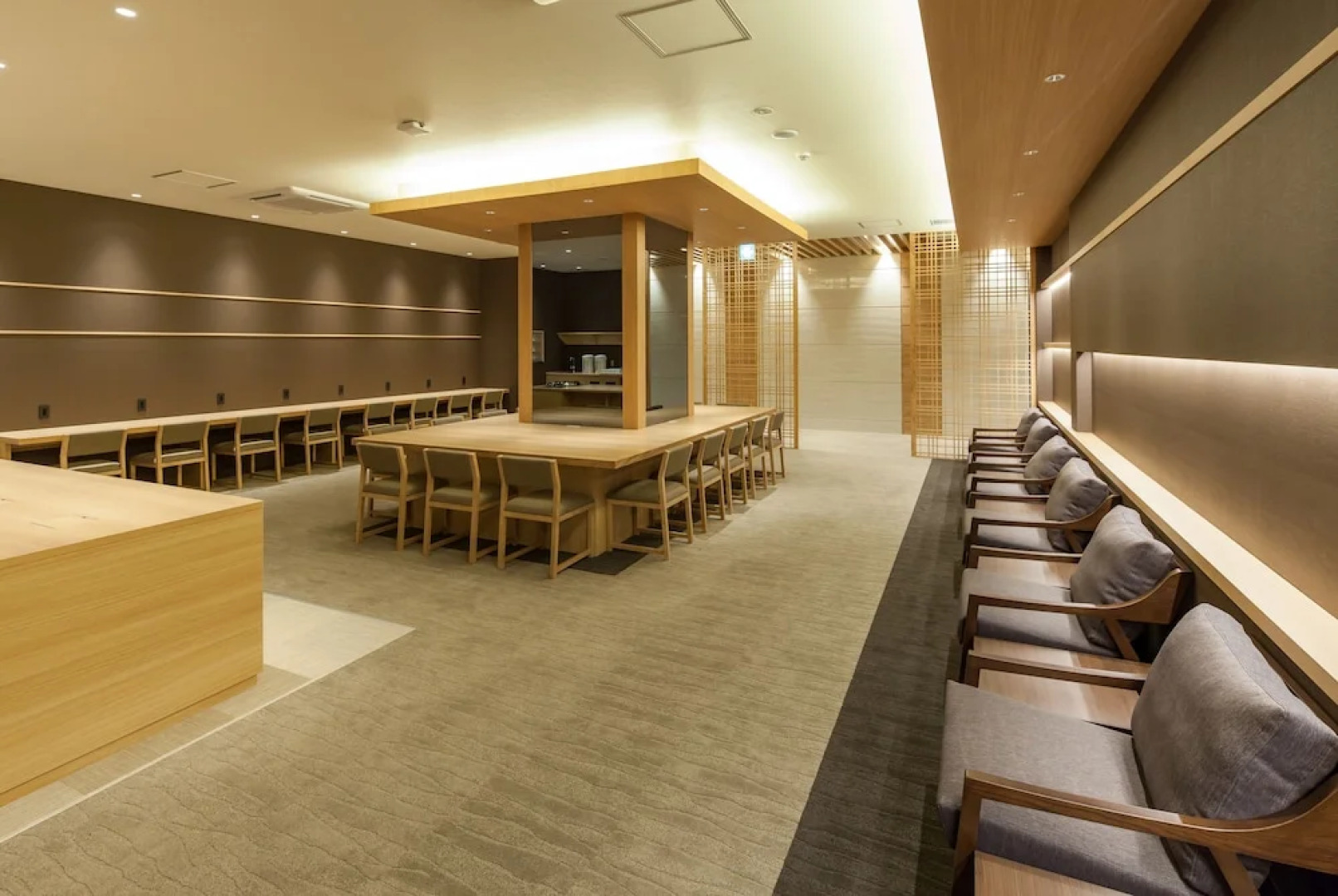 Y's Cabin Yokohama Kannai