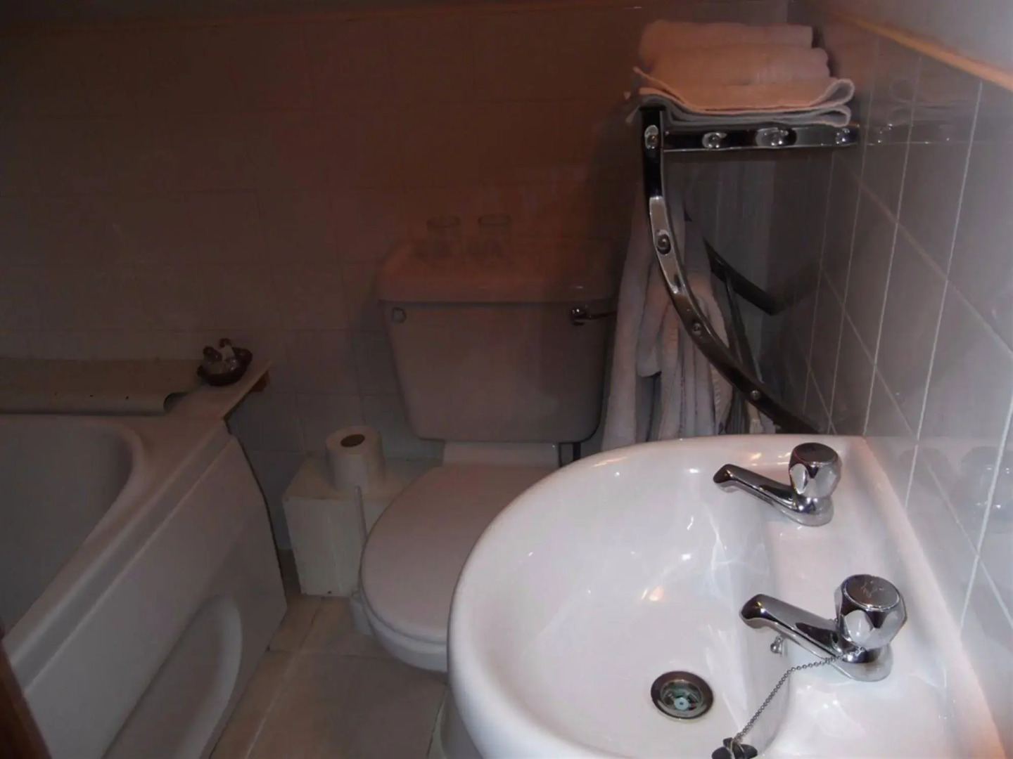 The Jug and Glass Inn