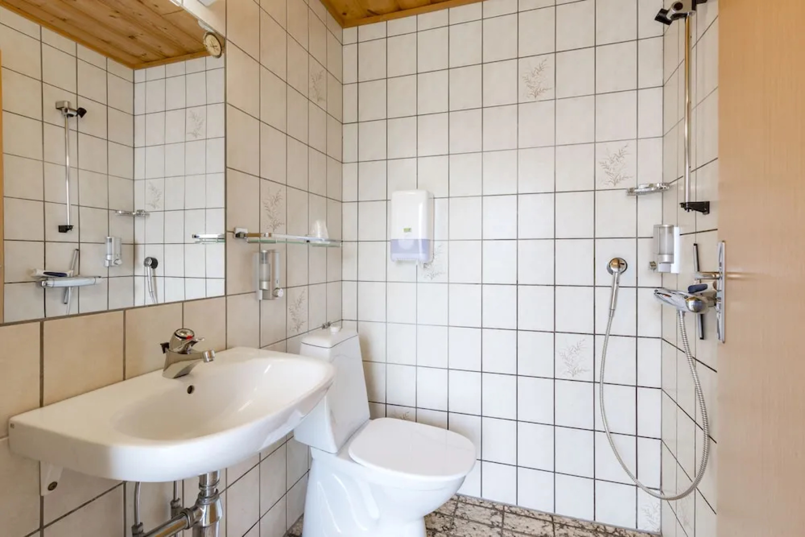 Gjaargardur Guesthouse Gjogv