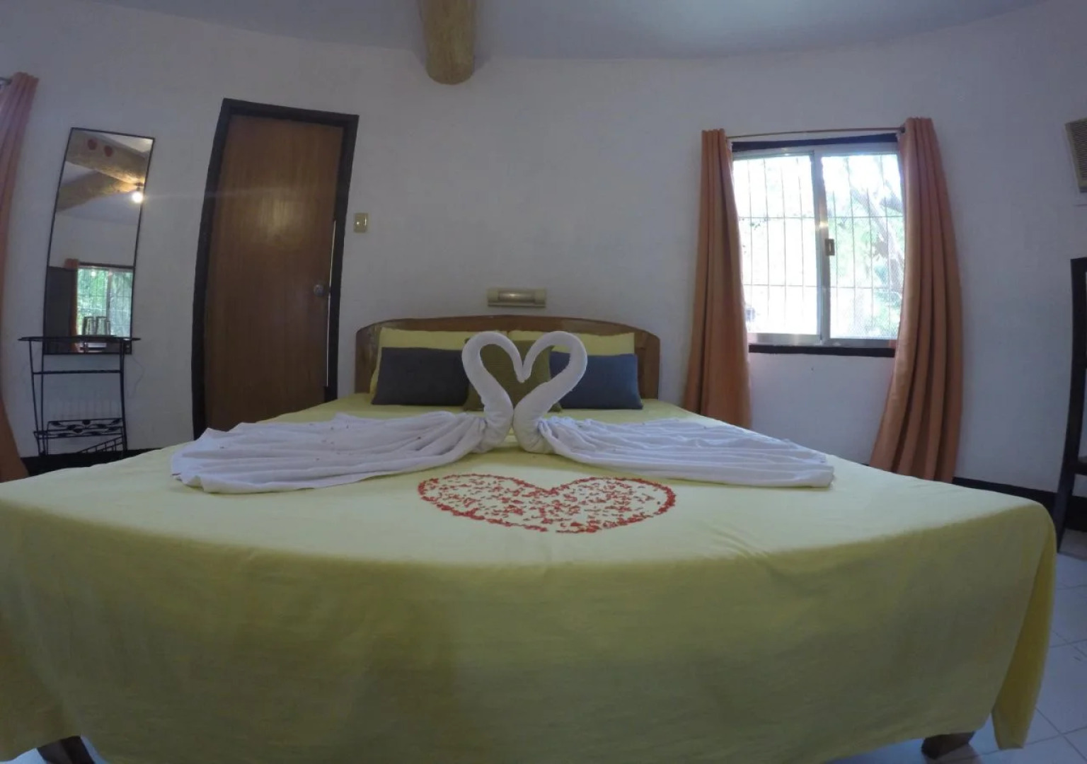 Cabilao Sunset Dive & Beach Resort