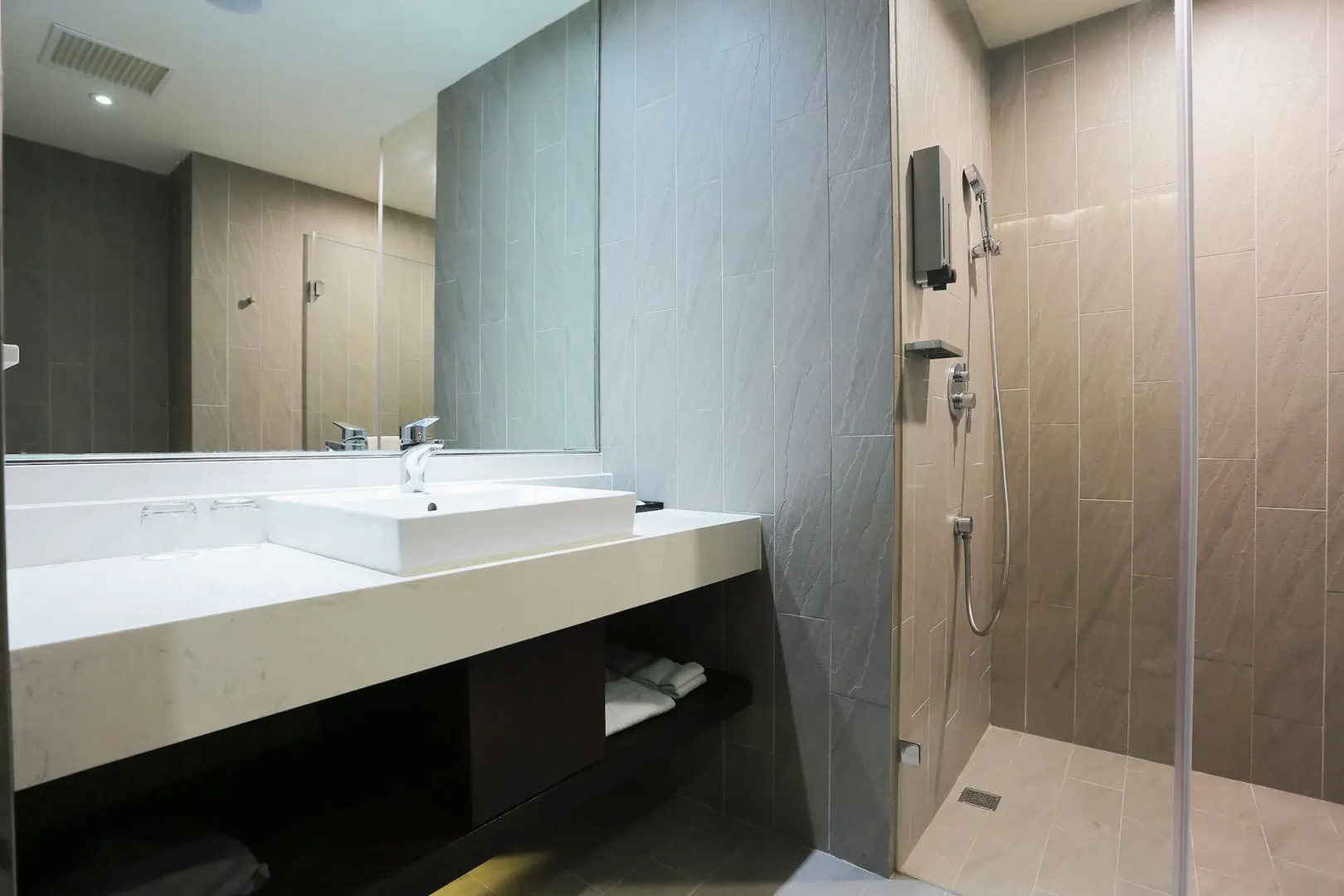 FX Hotel Tainan MinSheng Road Branch