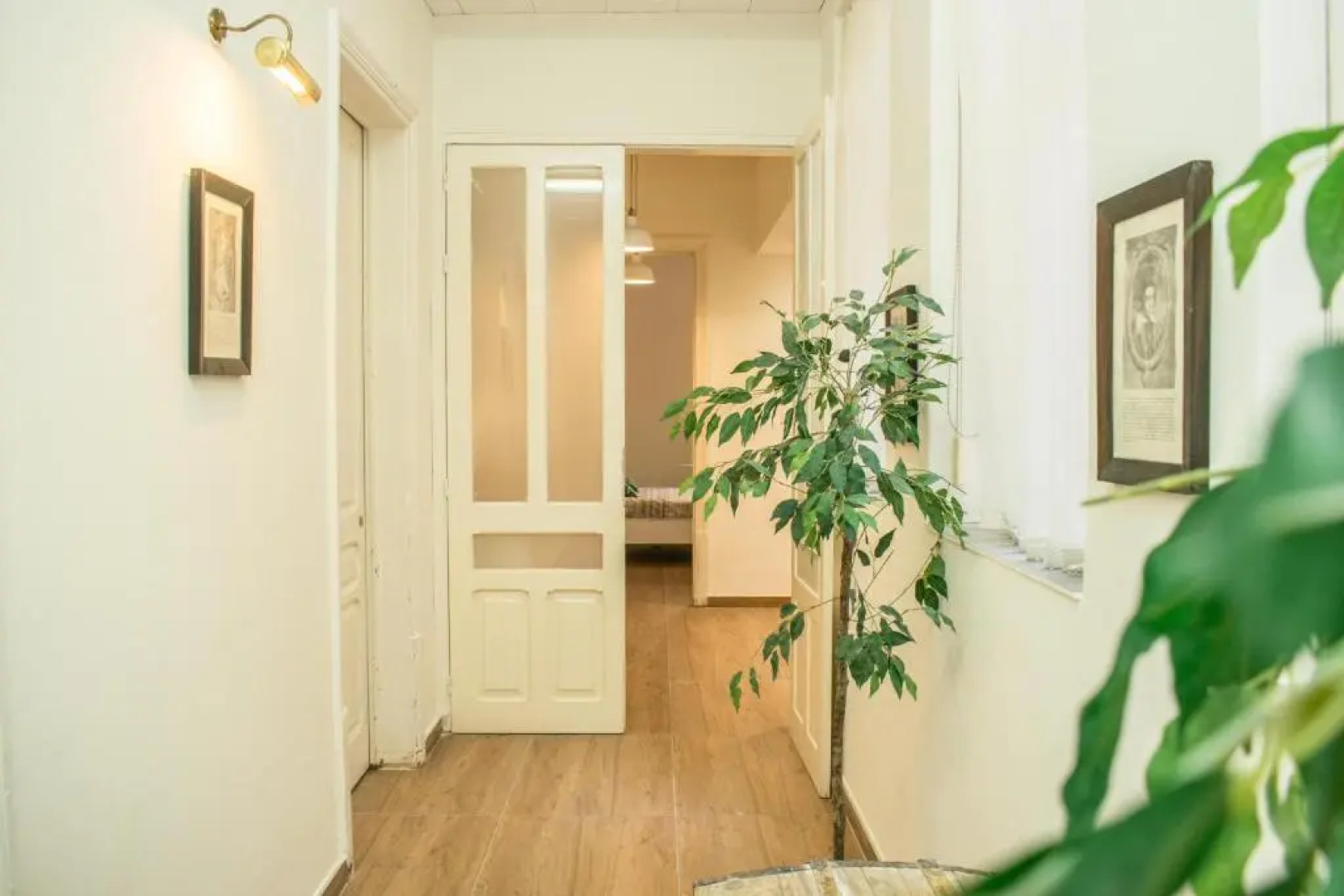 Vincenti Strait Street Suite