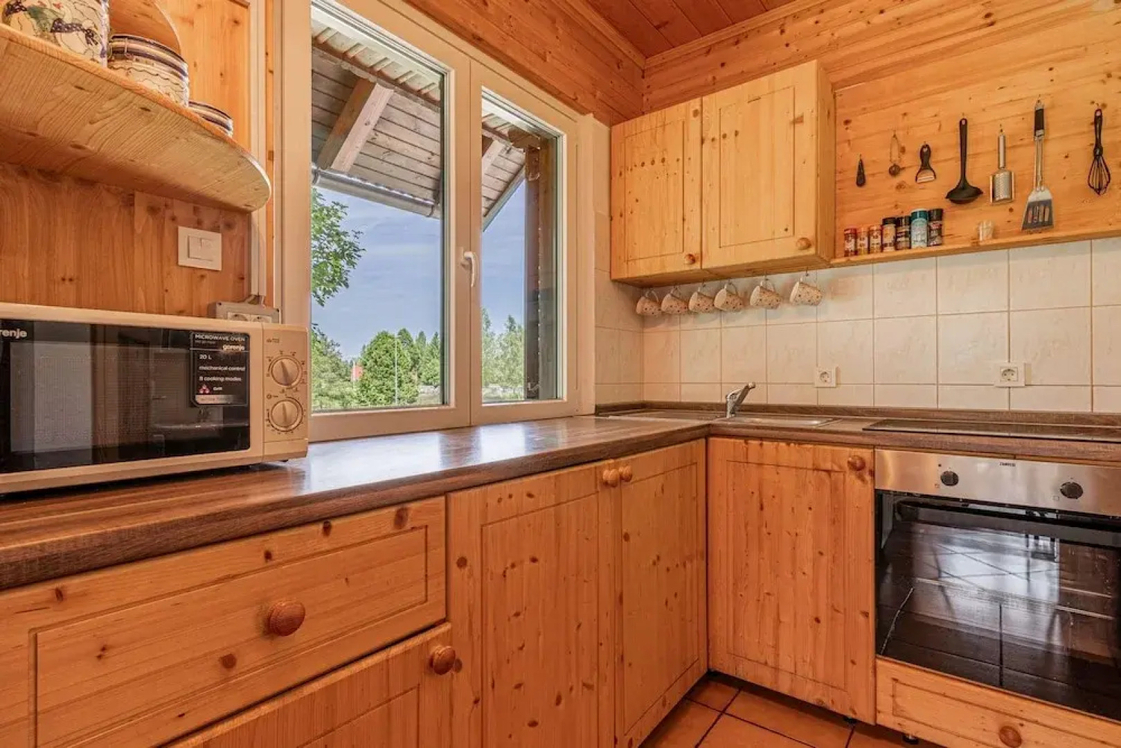 Family Friendly Kra Evec Lodge