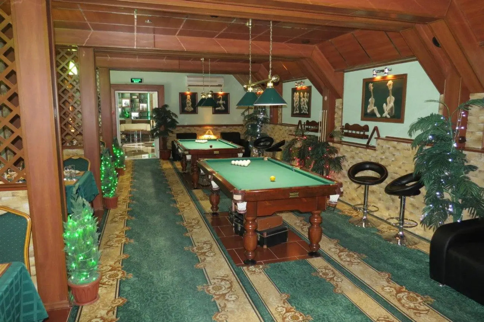 Отель Эсмеральд