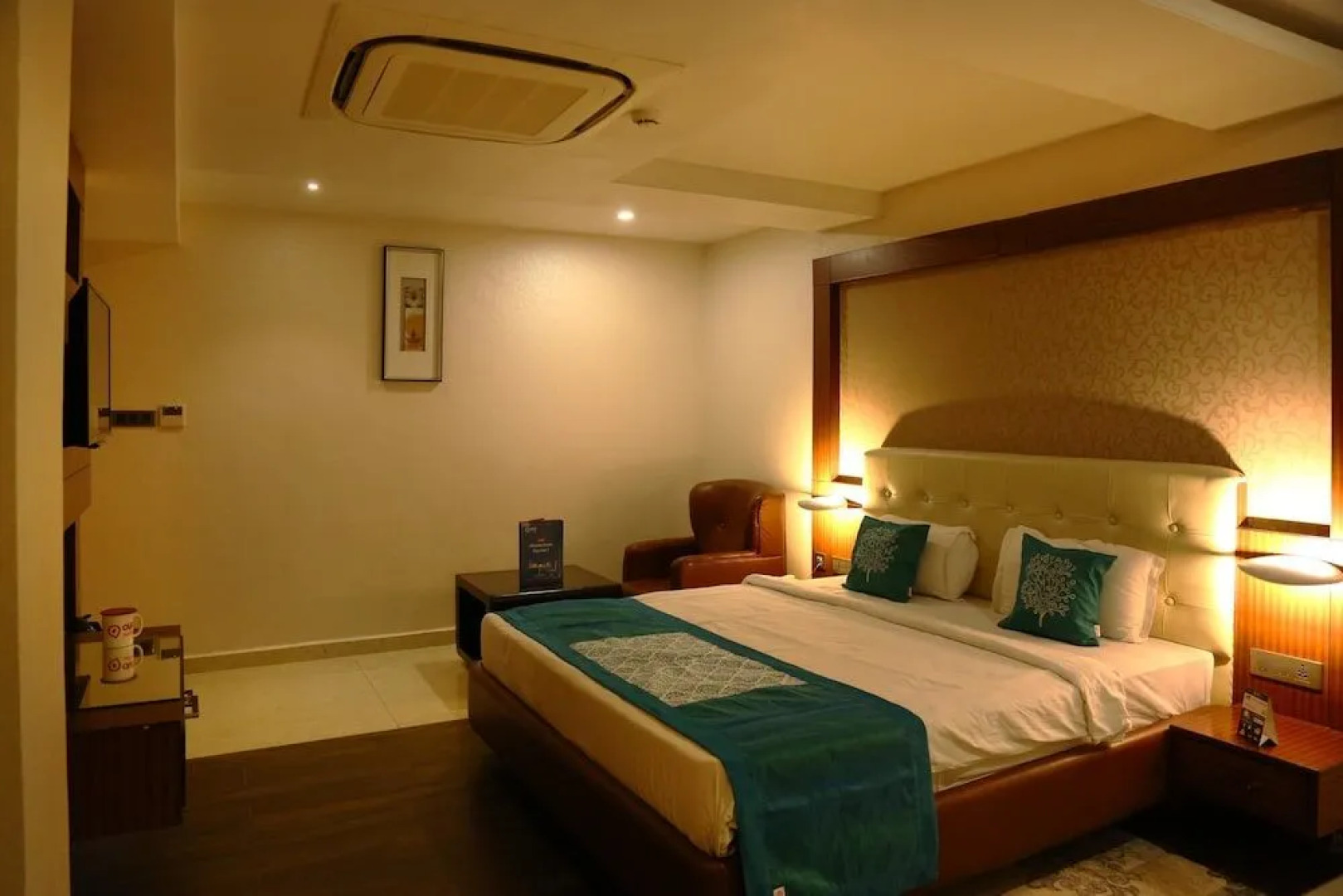OYO 1566 Hotel Kranthi's Innotel
