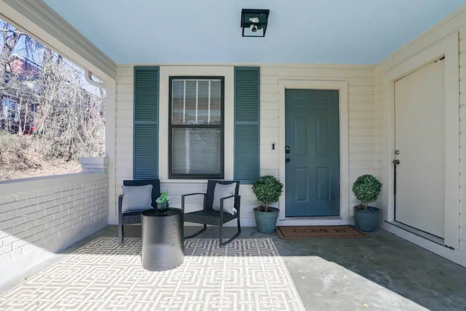 Walk to Oxford Square & Ole Miss: Central Home!