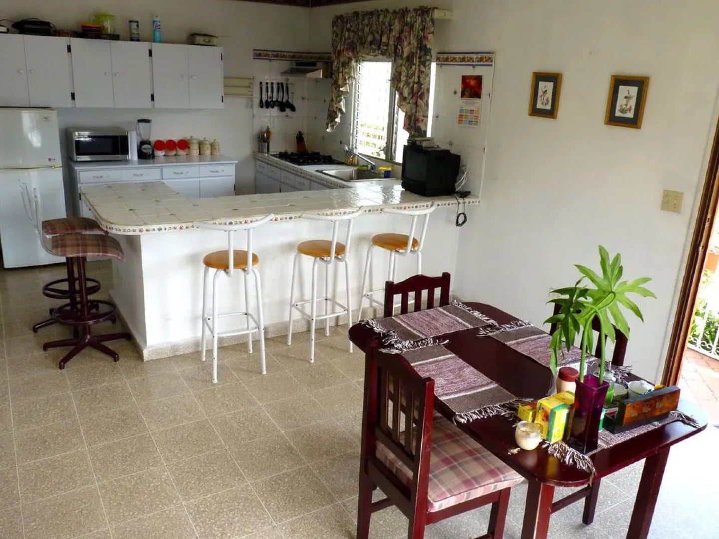 Autana Bed and Breakfast - Hostel