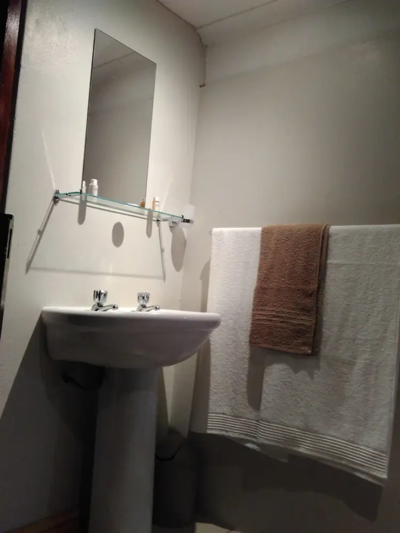 Aloe and Elephant Lodge