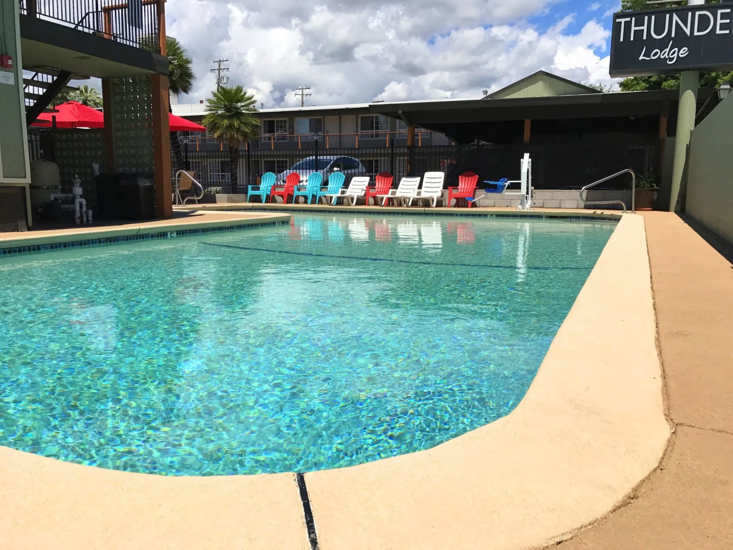 Thunderbird Lodge