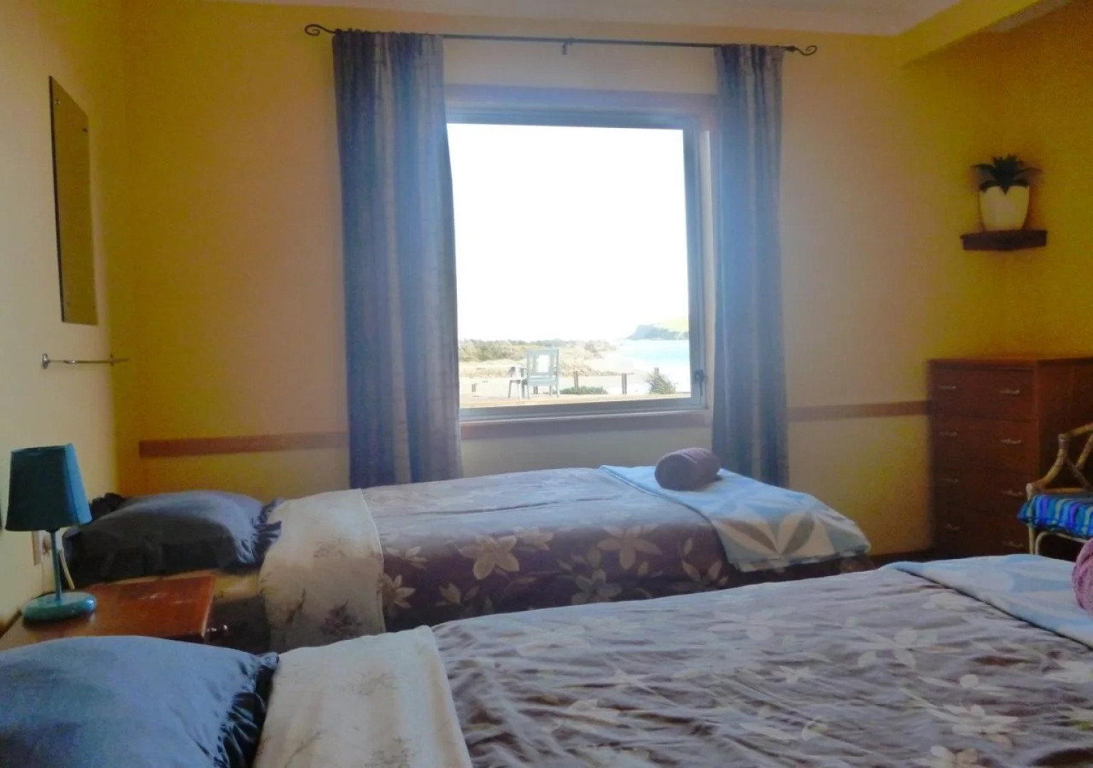 Surat Bay Lodge, Motel and Backpackers