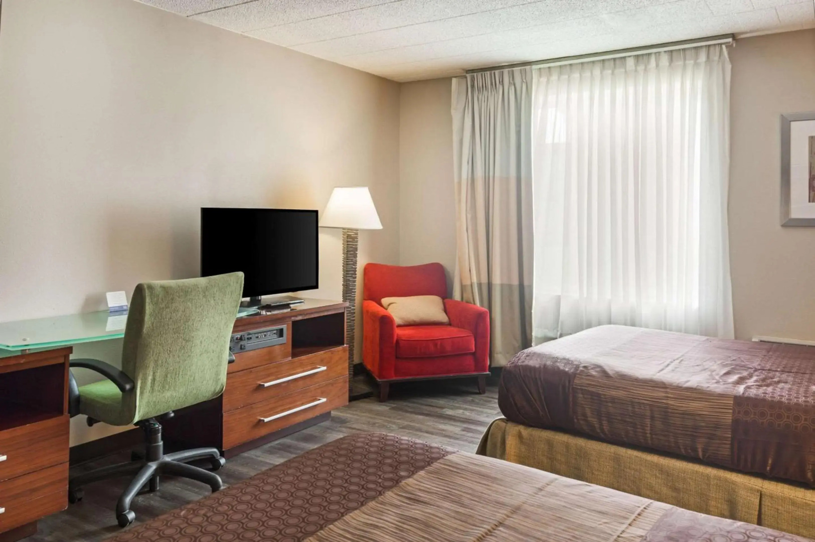 Rodeway Inn & Suites Stroudsburg - Poconos