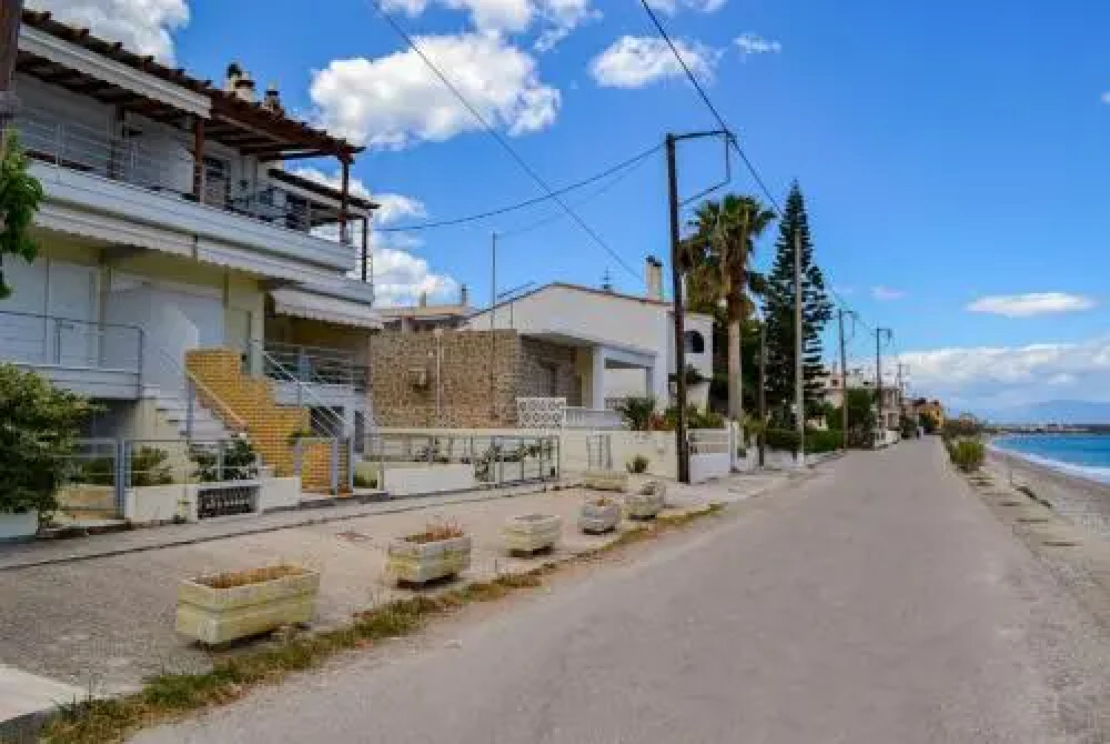 Eclectic Residence with Beach at the Doorstep