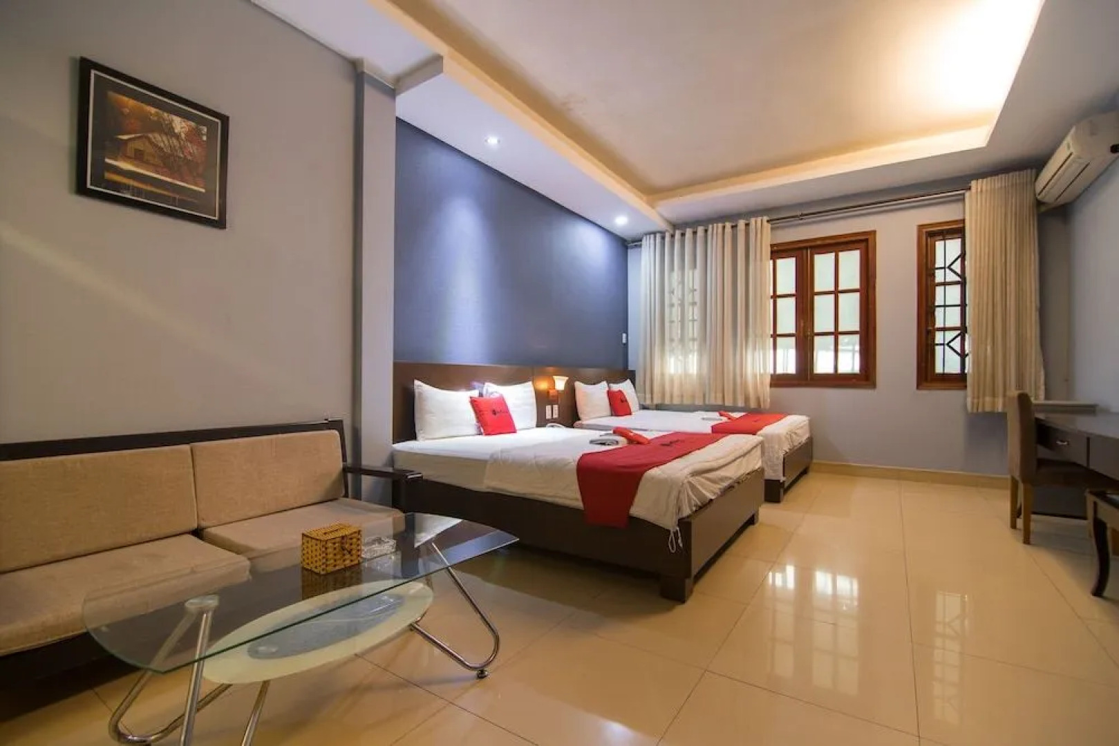 RedDoorz Near Tan Dinh Market 3