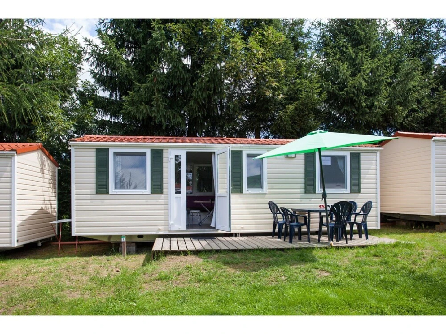 Snug Mobile Home in Januv Dul Bohemian With Pool