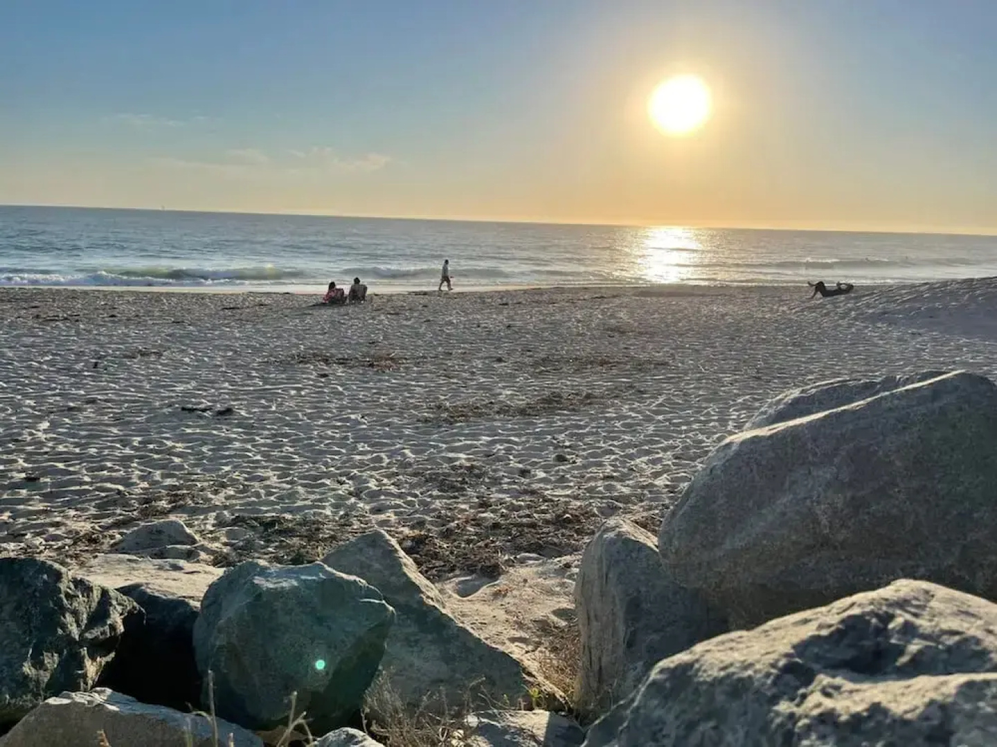 Walk to Beach - King Apt In 1 Area - AB