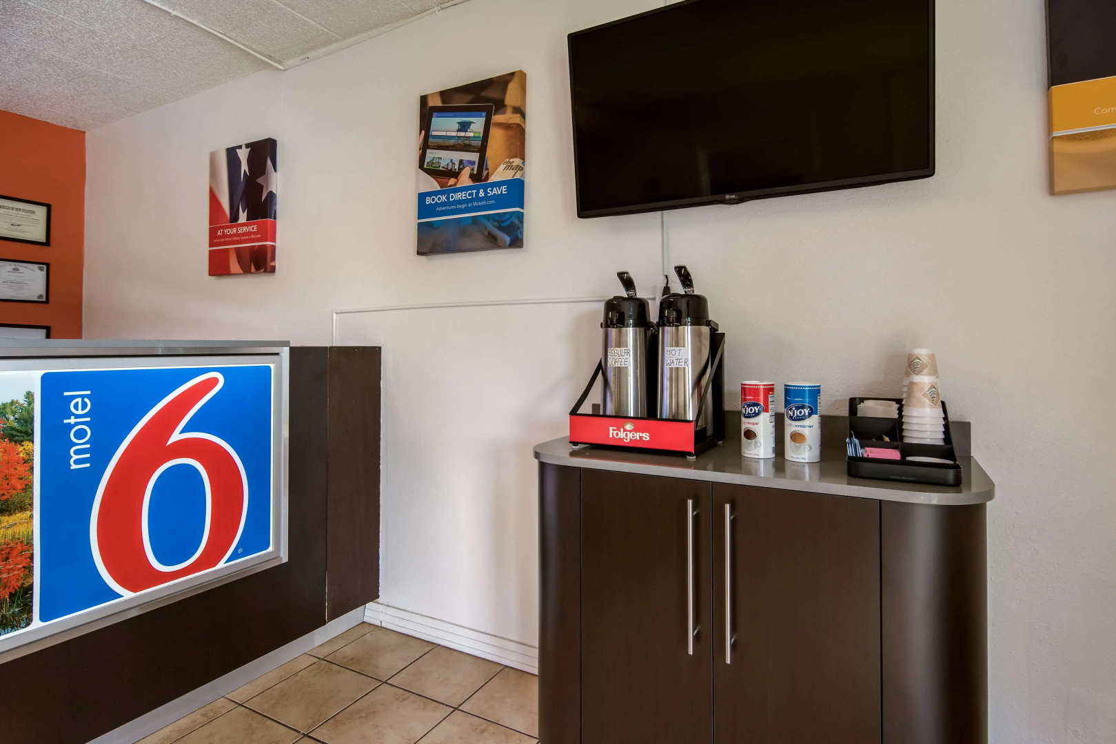 Motel 6 New Stanton, PA