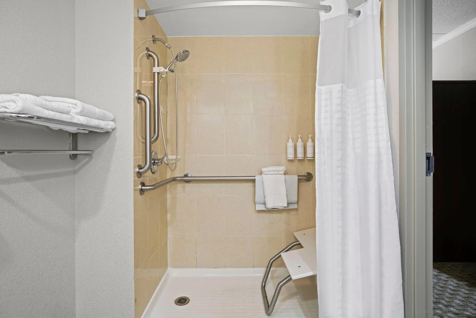 Days Inn by Wyndham Utica
