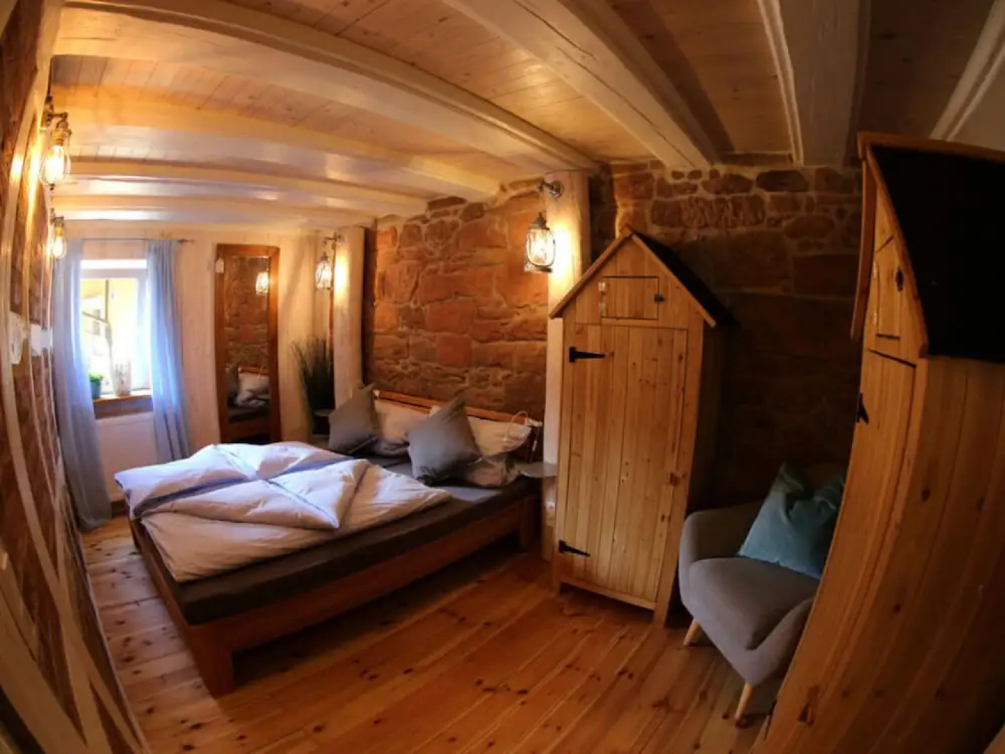 Ferieheisel - Everything, Except Usually!