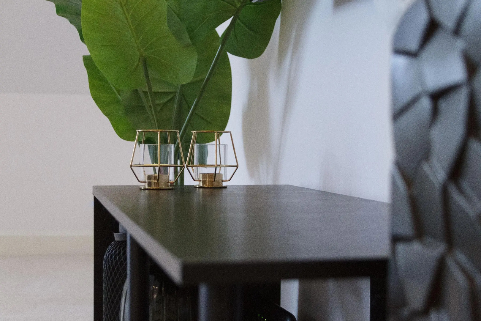 Nest Easy - Alpha House