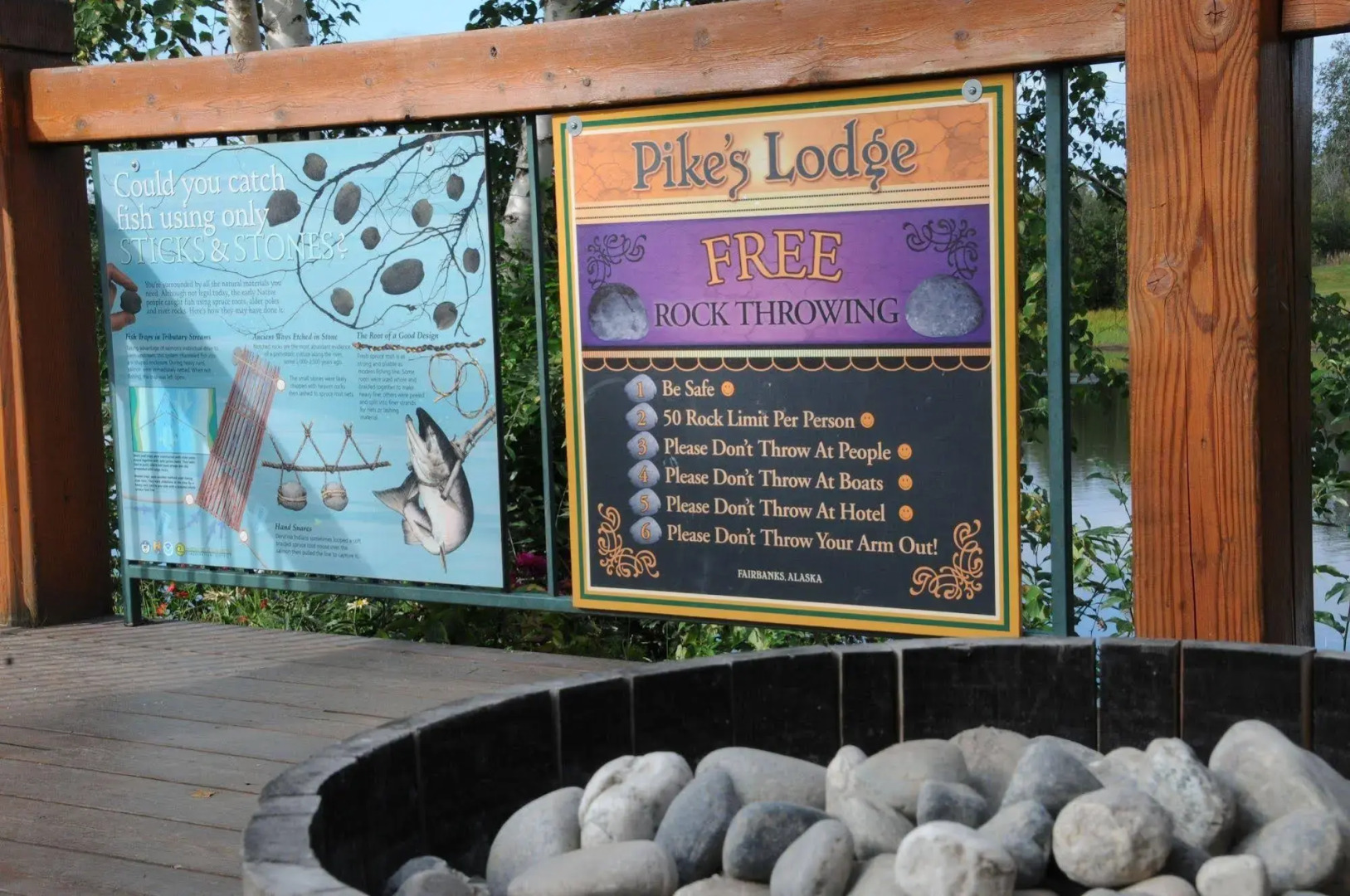 Pike's Waterfront Lodge