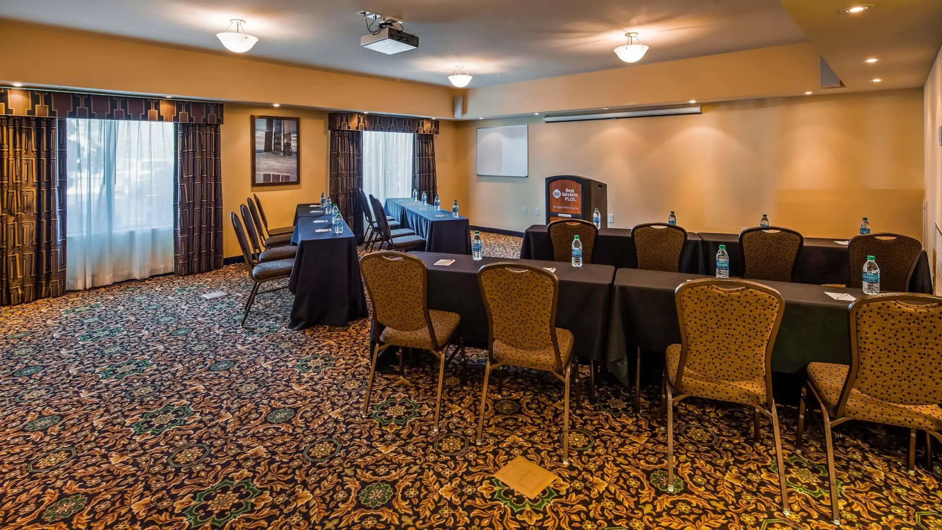 Best Western Plus Westgate Inn & Suites